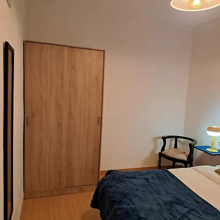 Con Bano Privado Cerca De La Catedral En Zona Con Aparcamiento Gratis Homestay