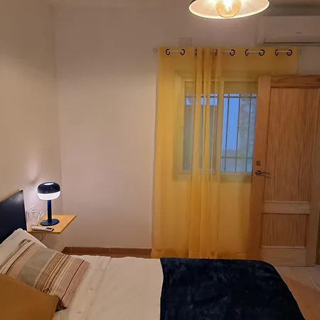 Con Bano Privado Cerca De La Catedral En Zona Con Aparcamiento Gratis Homestay Jaen