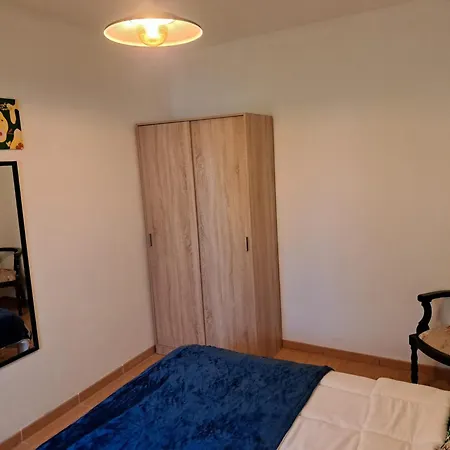Con Bano Privado Cerca De La Catedral En Zona Con Aparcamiento Gratis Jaen