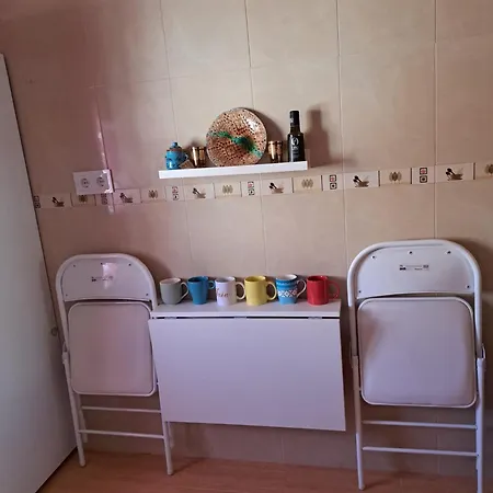 Con Bano Privado Cerca De La Catedral En Zona Con Aparcamiento Gratis *