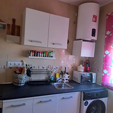 Con Bano Privado Cerca De La Catedral En Zona Con Aparcamiento Gratis *