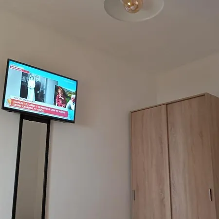 Con Bano Privado Cerca De La Catedral En Zona Con Aparcamiento Gratis Homestay Jaen
