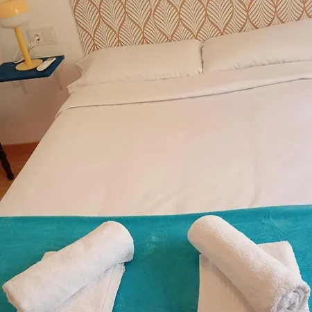 Con Bano Privado Cerca De La Catedral En Zona Con Aparcamiento Gratis Jaen