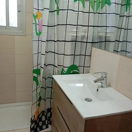 Con Bano Privado Cerca De La Catedral En Zona Con Aparcamiento Gratis * Jaén